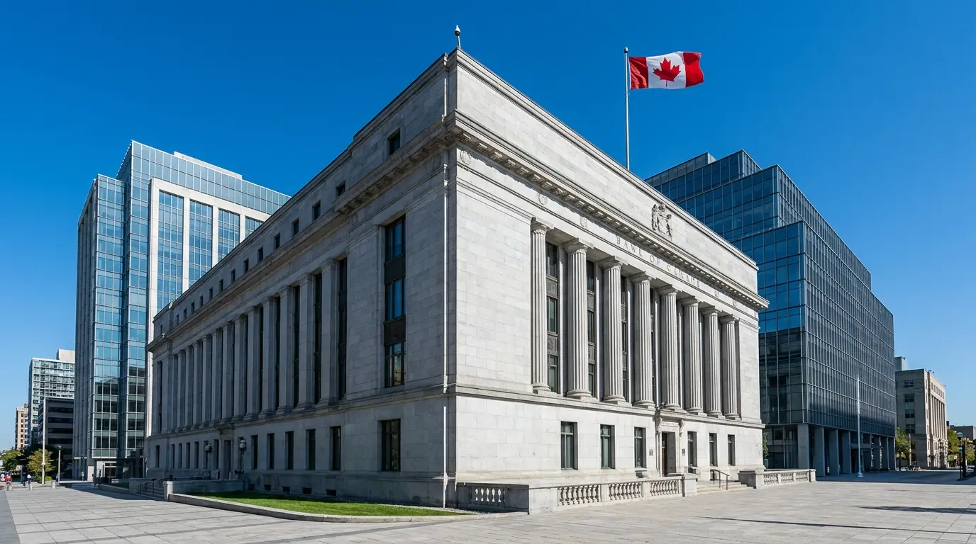 Sede do Banco do Canadá em Ottawa com bandeira canadense, representando a política de taxa de juros